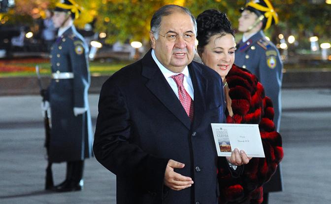 На фото: бизнесмен Алишер Усманов с супругой тренером сборной России по художественной гимнастике Ириной Винер на церемонии открытия после реконструкции исторической сцены Государственного академического Большого театра в Москве, 2011 год