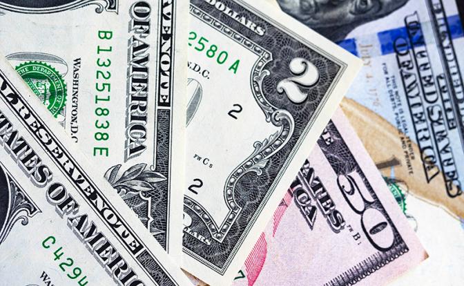 Курс валют сегодня: доллар и евро пошли вверх на торгах