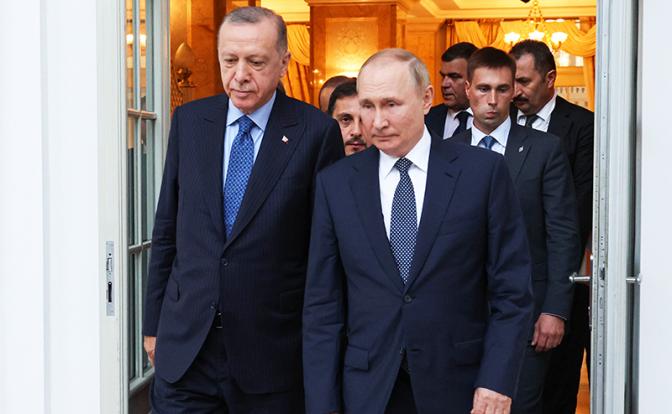 На фото: президент РФ Владимир Путин и президент Турции Реджеп Тайип Эрдоган (справа налево).