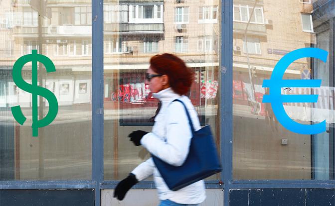 Курс доллара и евро сегодня резко рванул вверх