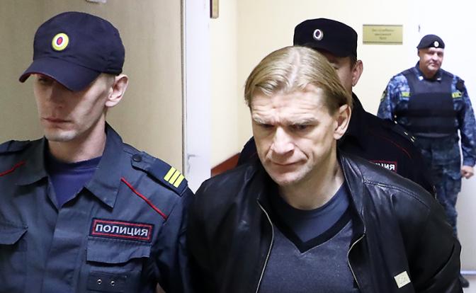 На фото: бывший генеральный директор и совладелец ТРЦ "Зимняя вишня" Вячеслав Вишневский (справа).