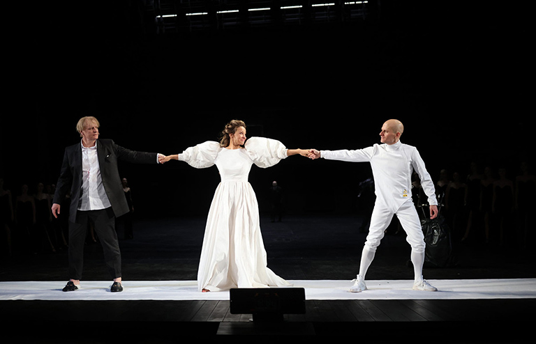 На фото: Сергей Юшкевич, Евгения Крюкова и Кирилл Быркин на поклонах спектакля ШЕКСПИРГАМЛЕТ