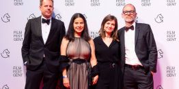 Учения мобилизованных в тылу, "короткий" стол в Константиновском дворце, уход одной из последних звезд золотого века Голливуда: Фото дня