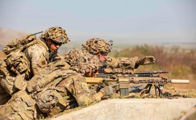 На фото: военнослужащие армии США из "Кричащих орлов"