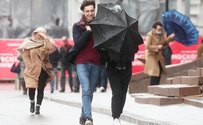 В Москве из-за сильного ветра и гололедицы продлен «желтый» уровень погодной опасности