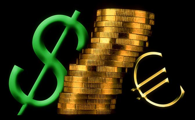 Новости курса валют: в Сбербанке рухнули цены на евро