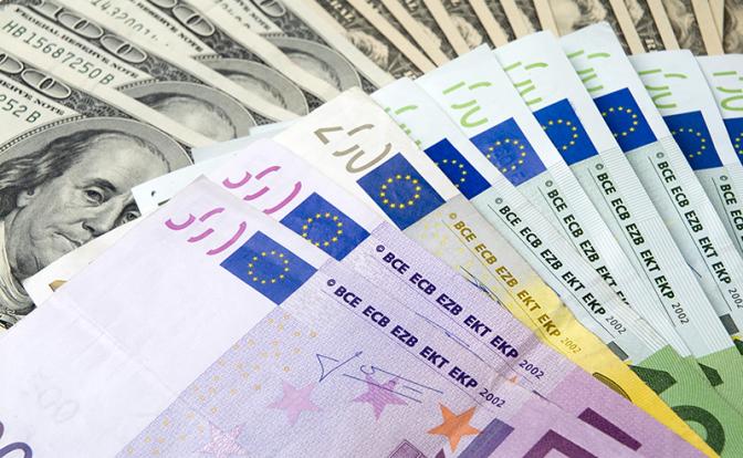 Прогноз курса валют-2023: эксперт назвал коридор для доллара и евро