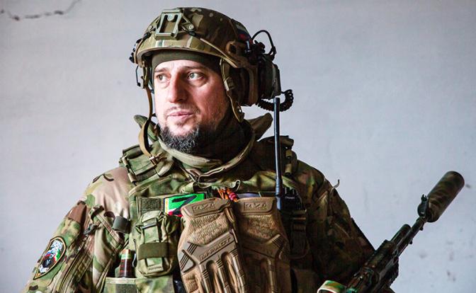 На фото: командир спецподразделения "Ахмат" Апти Алаудинов