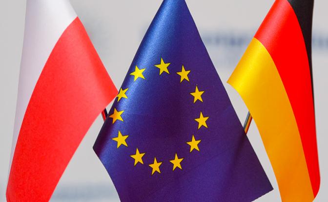 Замглавы МИД Польши Мулярчик: Варшава будет получать репарации от ФРГ несколько лет