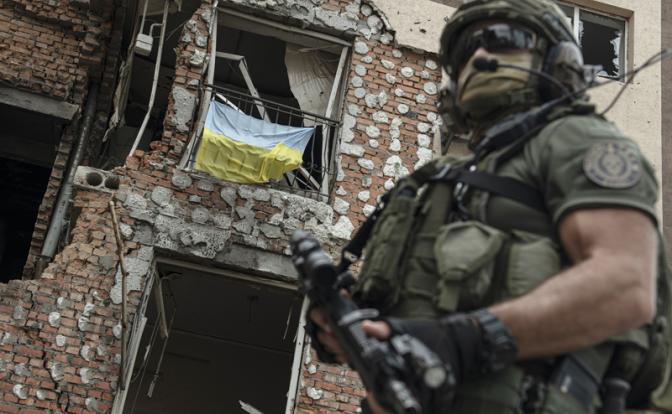 Житель Соледара Кузин: ВСУ вламывались в дома и забирали личные вещи граждан