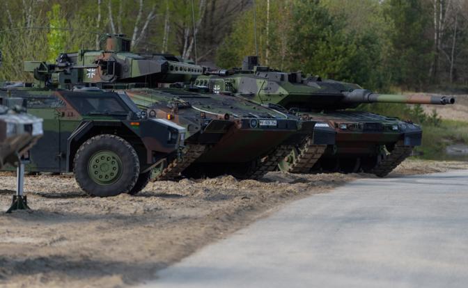 Подполковник Розе назвал «актом отчаяния» поставки Германии танков Украине