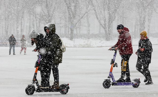 Новый ГОСТ на ограничение скорости движения электросамокатов введен в России