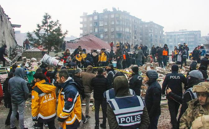 Разрушительное землетрясение в Турции: в зоне ЧП прогнозируют снегопад и дожди