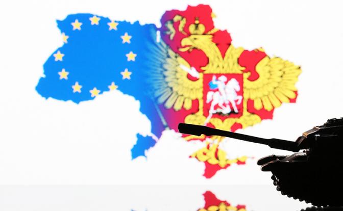 Политолог Карасев: Запад выведет противостояние с Россией за пределы Украины к осени