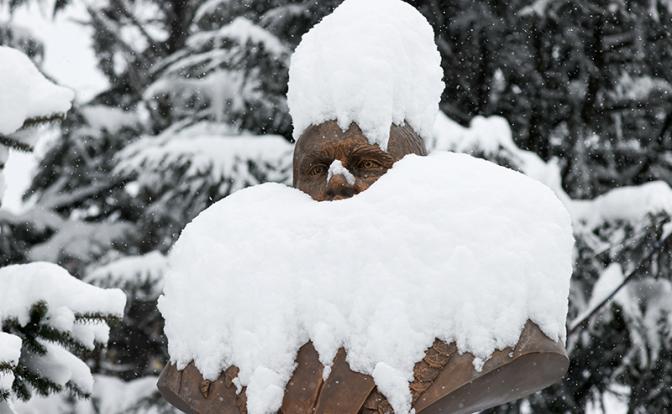 Москвичей предупредили о снегопаде, метелях и похолодании
