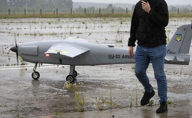 На фото: дрон UJ-22 Airborne