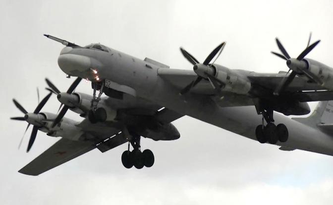 На фото: ракетоносец Ту-95МС