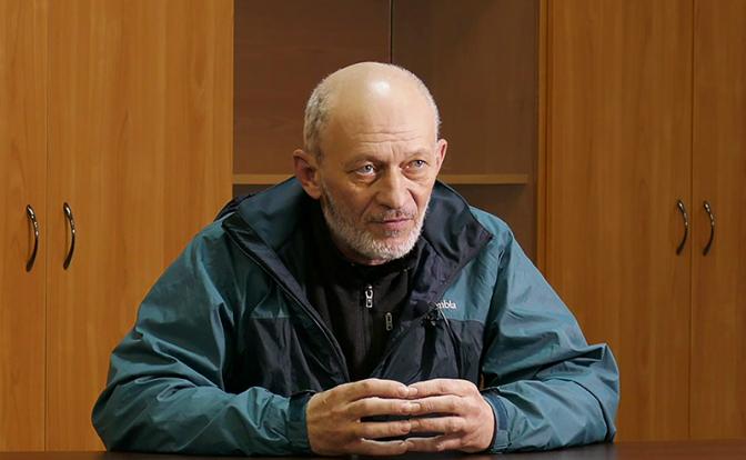 На фото: гражданин Украины Виктор Подвальный (1967 года рождения) во время допроса. ФСБ сообщила в среду, что раскрыла агентов главного управления разведки минобороны Украины, которые планировали серию терактов и покушений в Крыму.