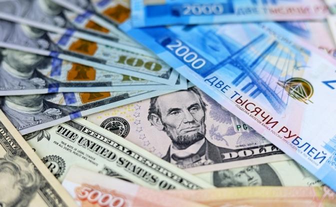 Курс доллара резко поднялся сегодня на Мосбирже
