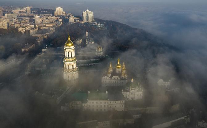 На фото: Киево-Печерская лавра.