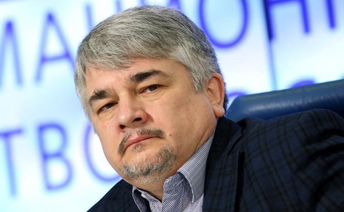 На фото: политолог, публицист и историк, бывший украинский дипломат Ростислав Ищенко