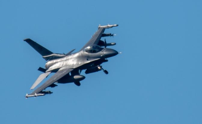 На фото: истребитель F-16 Fighting Falcon