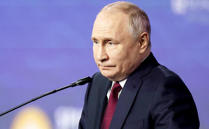 На фото: президент РФ Владимир Путин во время пленарного заседания в рамках XXVI Петербургского международного экономического форума.