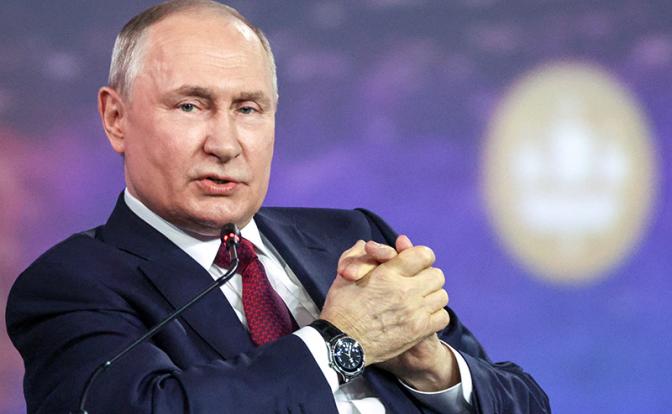 На фото: президент РФ Владимир Путин во время пленарного заседания в рамках XXVI Петербургского международного экономического форума.