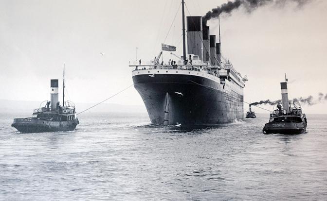 На фото: британский трансатлантический пассажирский пароход "Титаник"