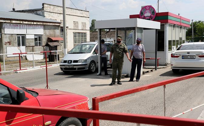 На фото: вид на контрольно-пропускной пункт на границе с Приднестровьем