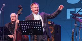 А у нас в столице джаз!