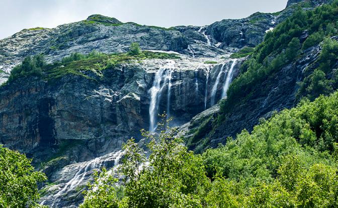 На фото: пейзажи Карачаево-Черкесии