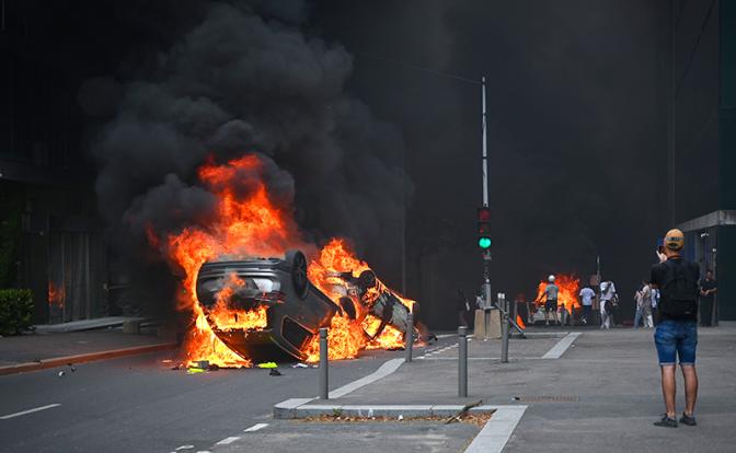 Во Франции не стихают беспорядки из-за убийства подростка