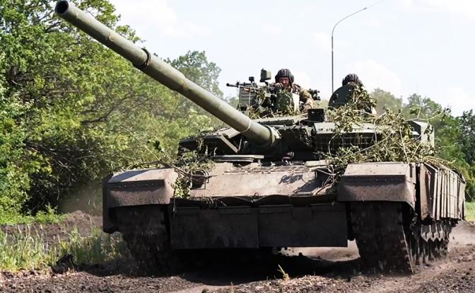 Минобороны рассказало о новой тактике российских танкистов в районе Красного Лимана