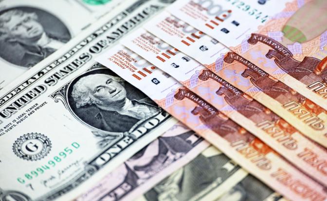 Курс доллара штурмует отметку 90 на Мосбирже