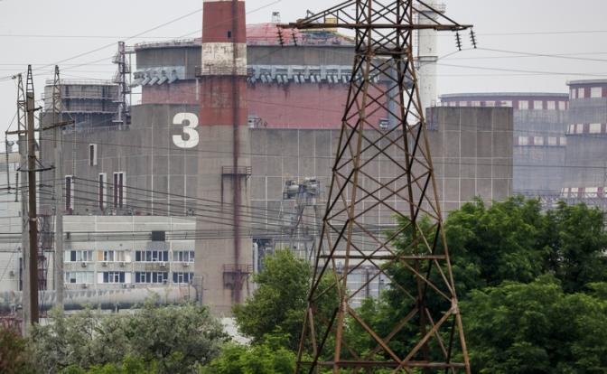 На фото: вид на территорию Запорожской атомной электростанции (АЭС).