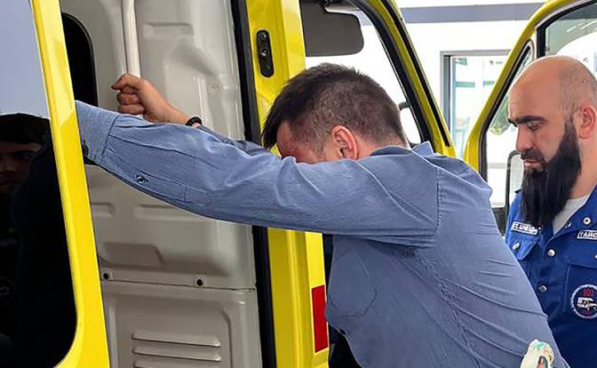 На фото: адвокат Александр Немов (слева)