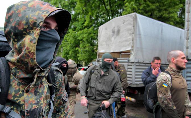 «Это пойдёт на пользу российскому обществу»: политолог о возвращении боевиков «Азова» *