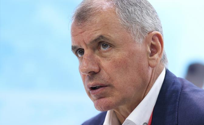 На фото: глава парламента Крыма Владимир Константинов.