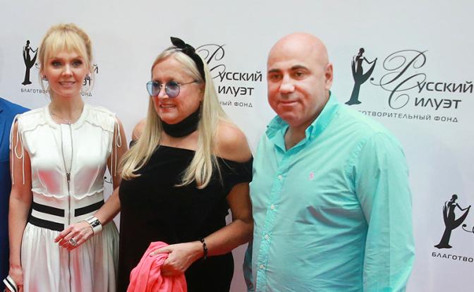 На фото: певица Валерия, президент благотворительного фонда "Русский Силуэт" Татьяна Михалкова и продюсер Иосиф Пригожин (слева направо)
