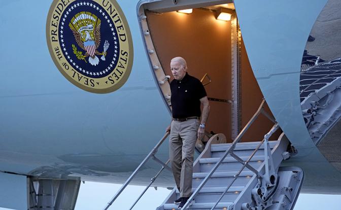 На фото: 80-летний президент США Джо Байден