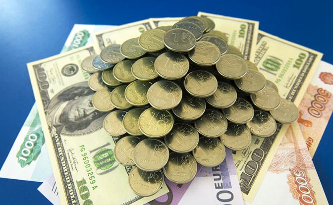 «Известия»: Почти половина россиян стали жертвами финансовых пирамид