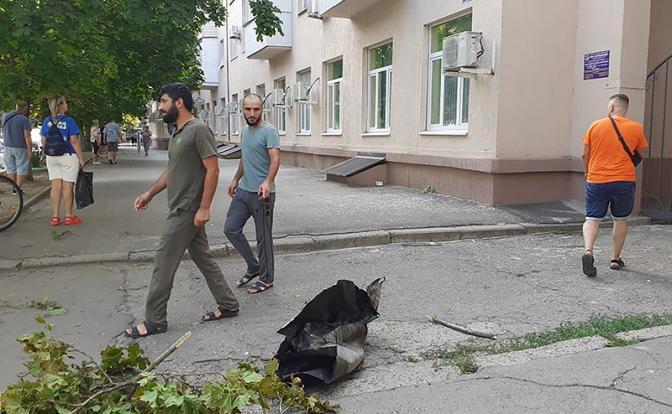 На фото: последствия взрыва в Таганроге