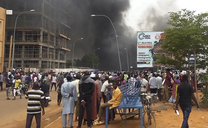 Захватившие власть в Нигере мятежники приостановили экспорт урана и золота во Францию