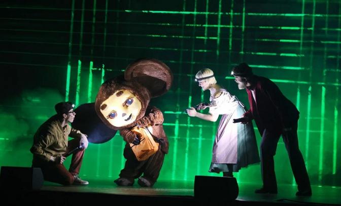 На сцене переполох-шоу «Чебурашка» разместили 10 тонн апельсинов