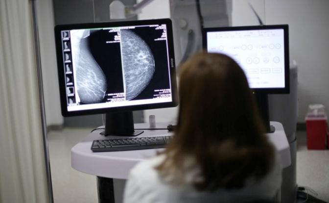 Онколог рассказал, когда лекарство от рака станет доступным