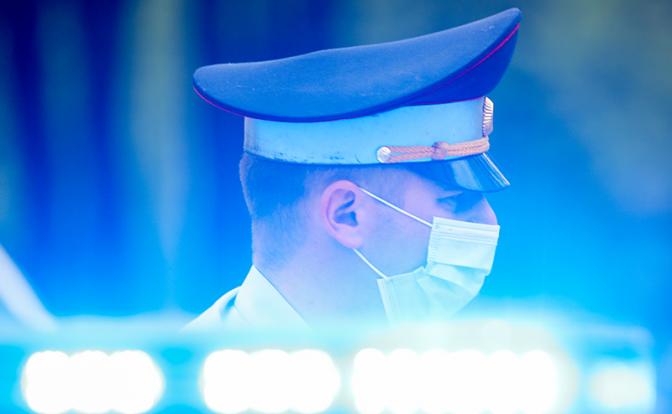 Девушку с перерезанным горлом нашли в подъезде многоэтажного дома в Воронеже