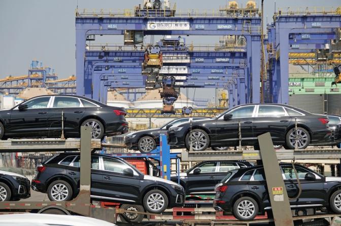 Эксперты подсчитали, насколько изменились цены на новые авто в России