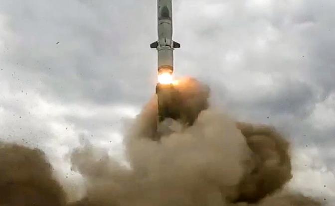 Российский «Искандер» поразил вагоны с боеприпасами ВСУ на станции разгрузки