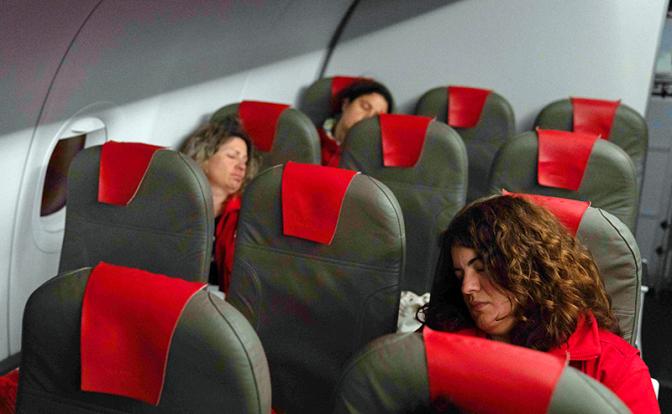 Стало известно, как выспаться в самолете